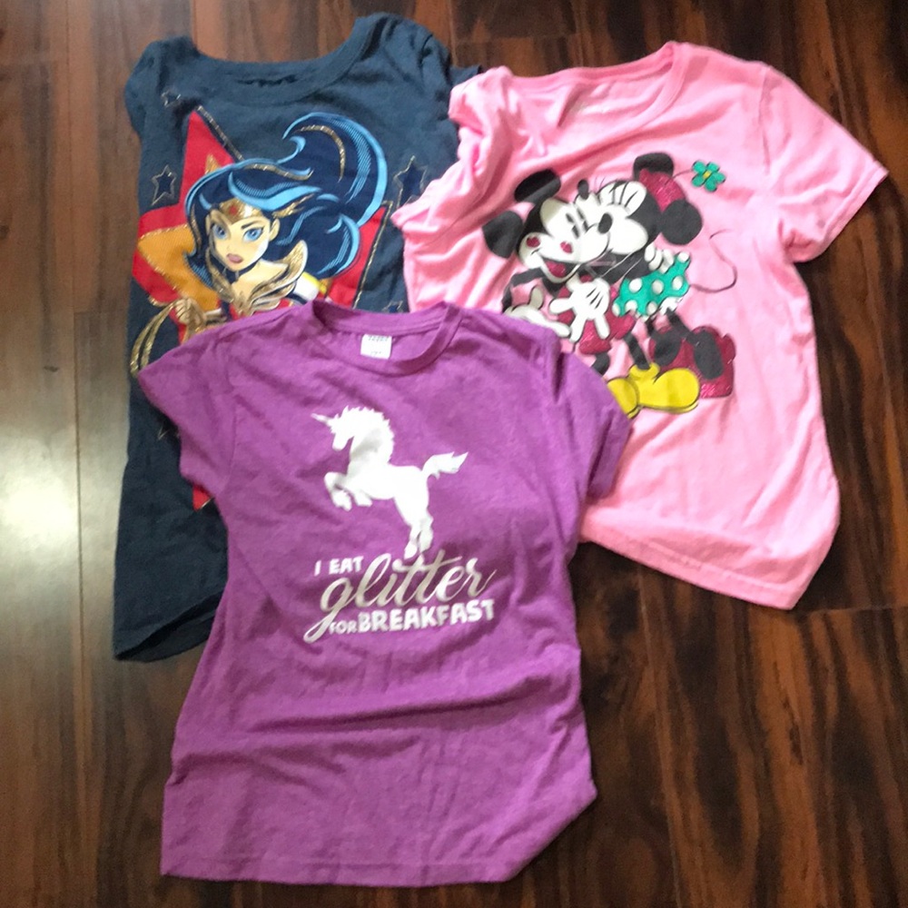 Girls graphic tees